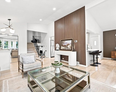 521 Lavergne Avenue - Photo Thumbnail 7