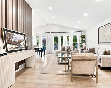 521 Lavergne Avenue - Photo Thumbnail 9