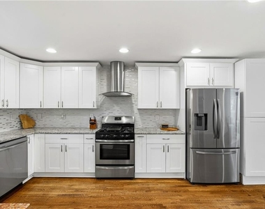 2670 Woodridge Drive - Photo Thumbnail 13