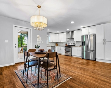 2670 Woodridge Drive - Photo Thumbnail 9