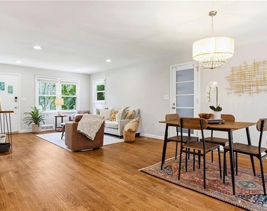 2670 Woodridge Drive - Photo Thumbnail 6