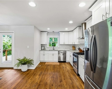 2670 Woodridge Drive - Photo Thumbnail 12
