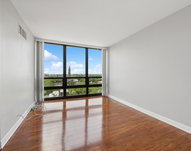 1636 N Wells Street - Photo Thumbnail 5