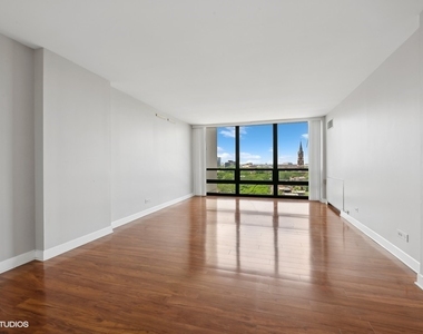 1636 N Wells Street - Photo Thumbnail 1