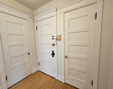 3800 N Wilton Avenue - Photo Thumbnail 13