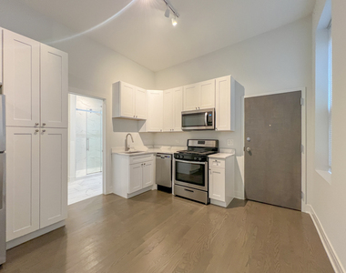 951 W Armitage Avenue - Photo Thumbnail 4