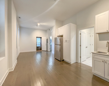 951 W Armitage Avenue - Photo Thumbnail 2