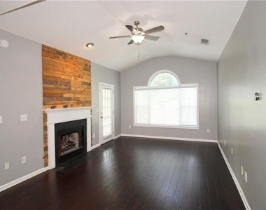 210 Spring Heights Lane Se - Photo Thumbnail 7