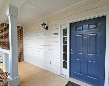 210 Spring Heights Lane Se - Photo Thumbnail 2