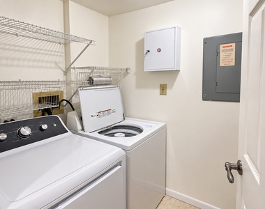 329 Grissom Court - Photo Thumbnail 13