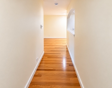 329 Grissom Court - Photo Thumbnail 5