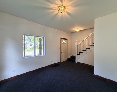400 Summit Street - Photo Thumbnail 5