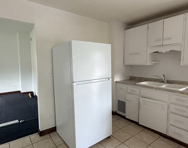400 Summit Street - Photo Thumbnail 9