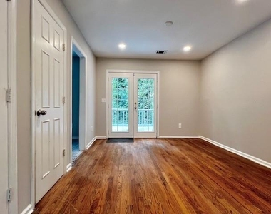 1651 Cedar Bluff Way - Photo Thumbnail 4
