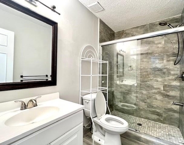 1651 Cedar Bluff Way - Photo Thumbnail 12