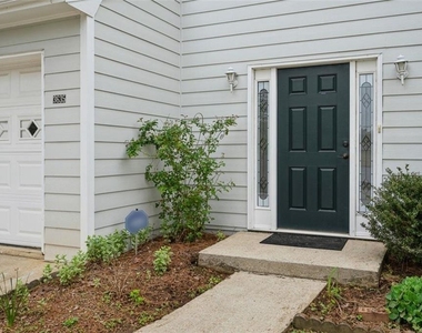 3635 Darwin Place - Photo Thumbnail 2