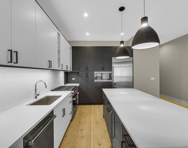 1203 W Augusta Boulevard - Photo Thumbnail 5