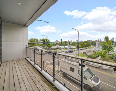 1203 W Augusta Boulevard - Photo Thumbnail 20
