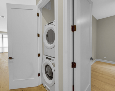 1203 W Augusta Boulevard - Photo Thumbnail 12