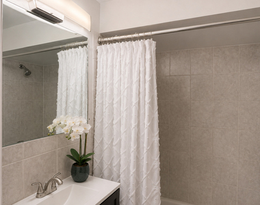 4935 W Cullom Avenue - Photo Thumbnail 5