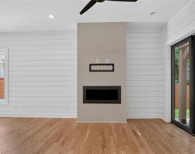 244 Locust Street Ne - Photo Thumbnail 25