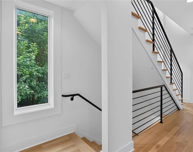 244 Locust Street Ne - Photo Thumbnail 29