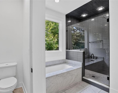 244 Locust Street Ne - Photo Thumbnail 31