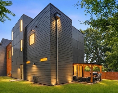 244 Locust Street Ne - Photo Thumbnail 4