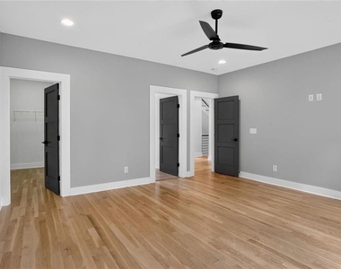 244 Locust Street Ne - Photo Thumbnail 10