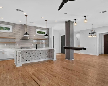 244 Locust Street Ne - Photo Thumbnail 23