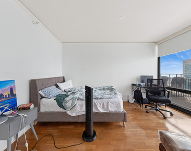 225 N Columbus Street - Photo Thumbnail 6