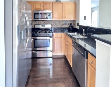 2424 Courtyard Circle - Photo Thumbnail 10