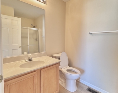 2424 Courtyard Circle - Photo Thumbnail 18