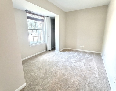 2424 Courtyard Circle - Photo Thumbnail 27