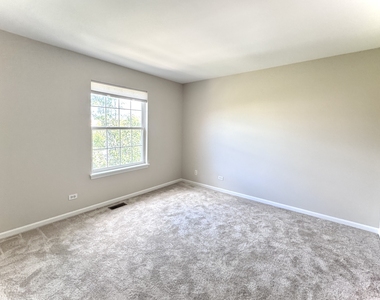 2424 Courtyard Circle - Photo Thumbnail 16