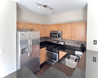 2424 Courtyard Circle - Photo Thumbnail 9