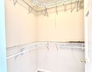 2424 Courtyard Circle - Photo Thumbnail 25