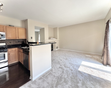2424 Courtyard Circle - Photo Thumbnail 8