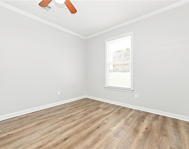 5611 La Fleur Trail - Photo Thumbnail 10