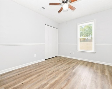 5611 La Fleur Trail - Photo Thumbnail 9