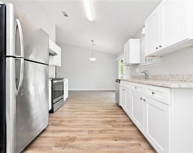 5611 La Fleur Trail - Photo Thumbnail 1