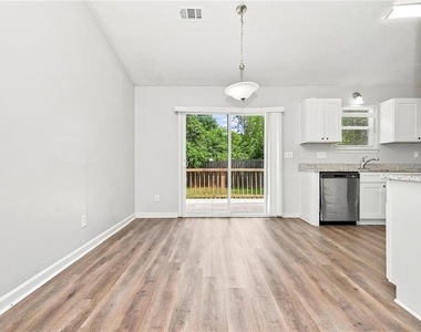 5611 La Fleur Trail - Photo Thumbnail 3
