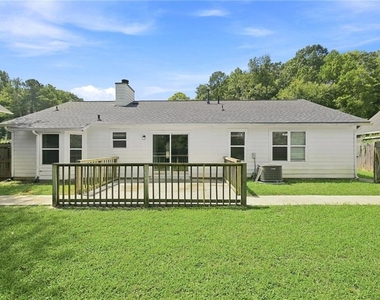 5611 La Fleur Trail - Photo Thumbnail 13