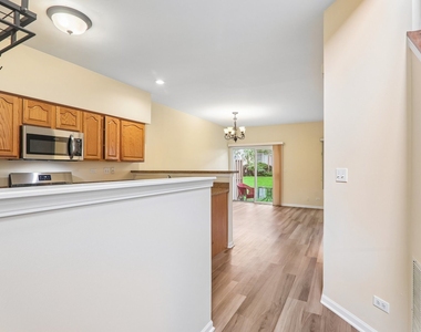 984 Parkhill Circle - Photo Thumbnail 6