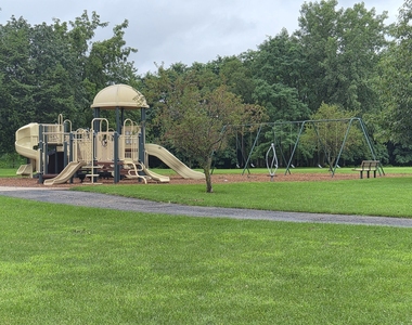 984 Parkhill Circle - Photo Thumbnail 46
