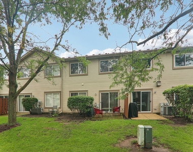 984 Parkhill Circle - Photo Thumbnail 38