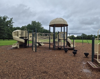 984 Parkhill Circle - Photo Thumbnail 43