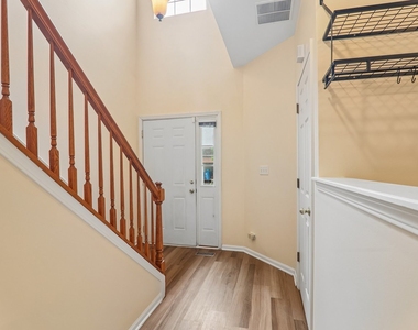 984 Parkhill Circle - Photo Thumbnail 4