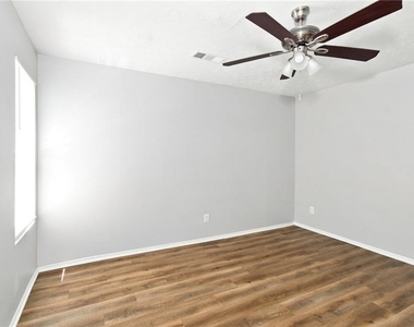 4165 Little Springs Nw - Photo Thumbnail 6