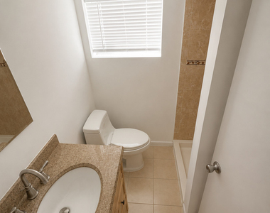 2725 N Oak Park Avenue - Photo Thumbnail 13